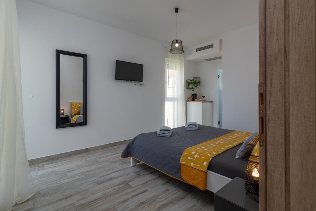Apartmani Luce Trogir Buitenkant foto